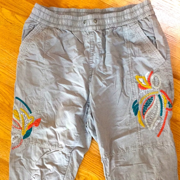 Anthropologie Pants - Anthropologie embroidered cropped chinos